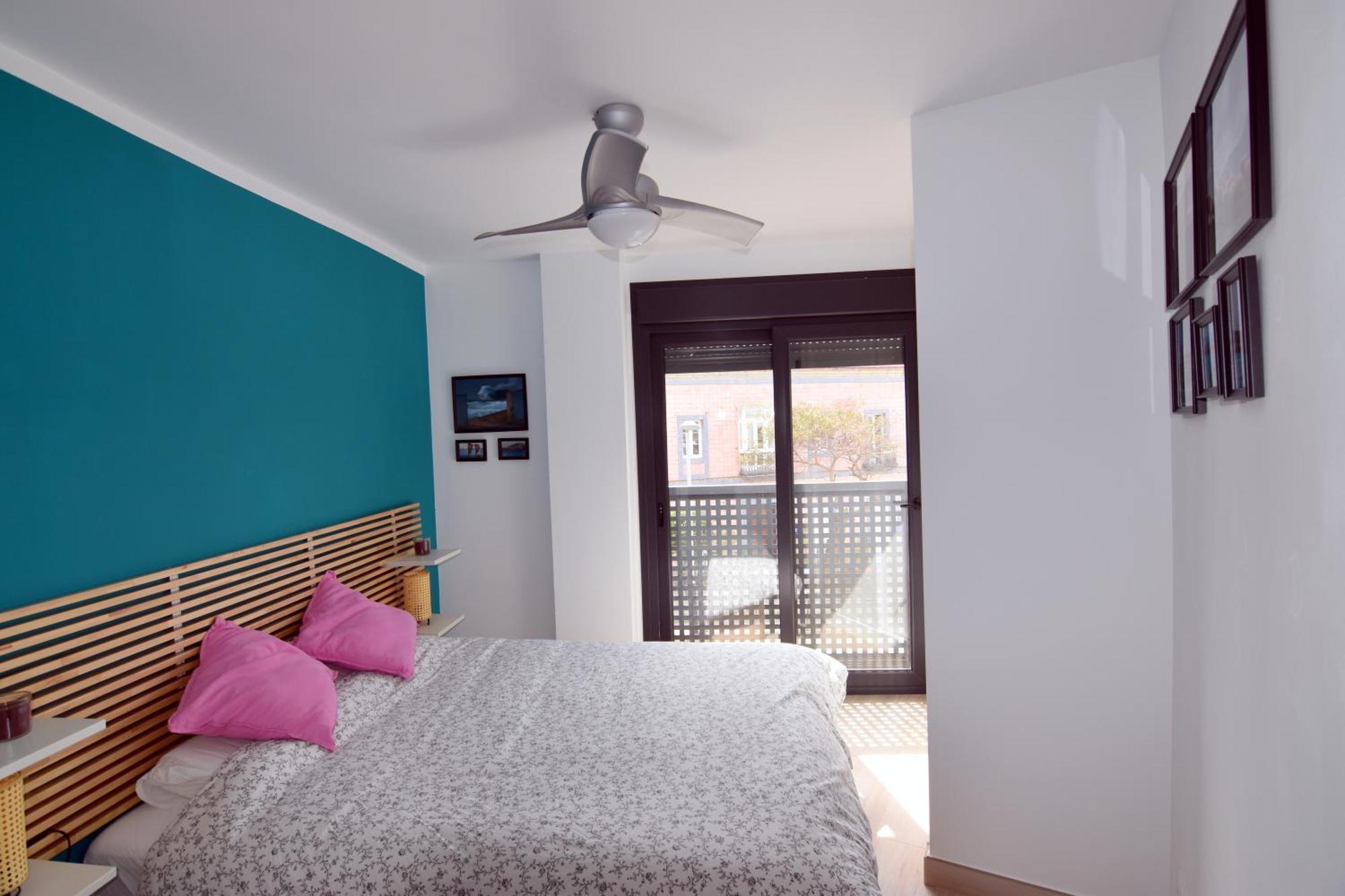 Complete In Center Apartment *